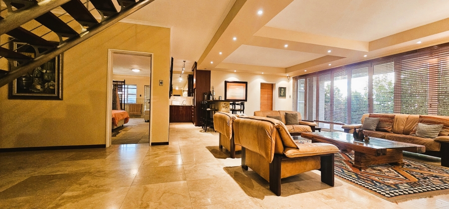 5 Bedroom Property for Sale in Middedorp Western Cape